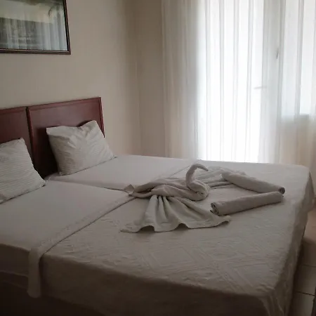 Mandarin Beach 호텔 *