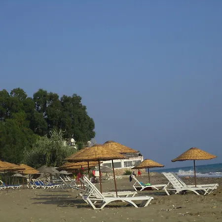 Mandarin Beach 호텔 *